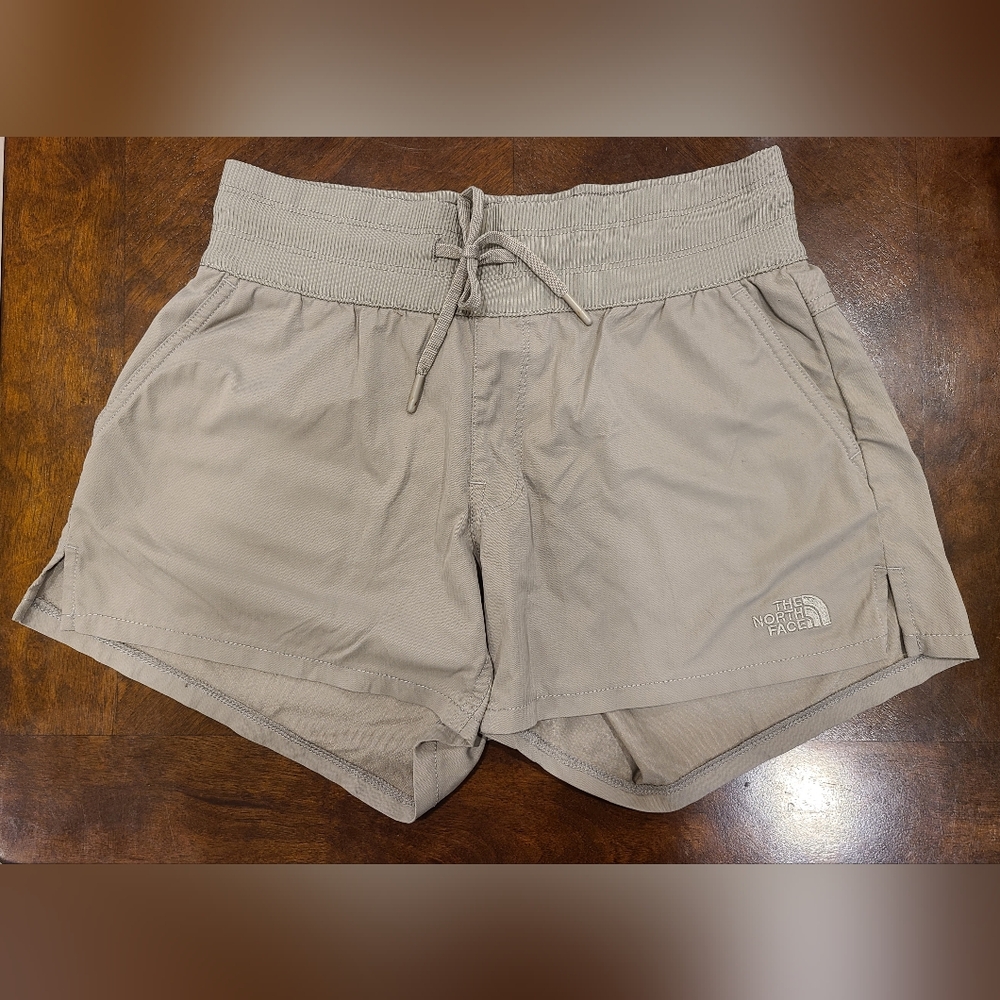The North Face Women's Aphrodite Motion shorts Size XSmall Athletic wear Beige